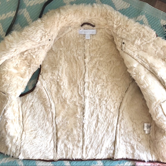 New York & Company Faux Leather Fur Vest - Picture 6 of 7